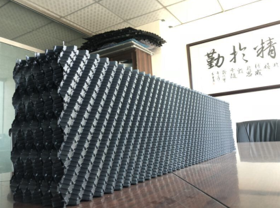 薄如紙的PVC填料居然能站65KG重量的人！